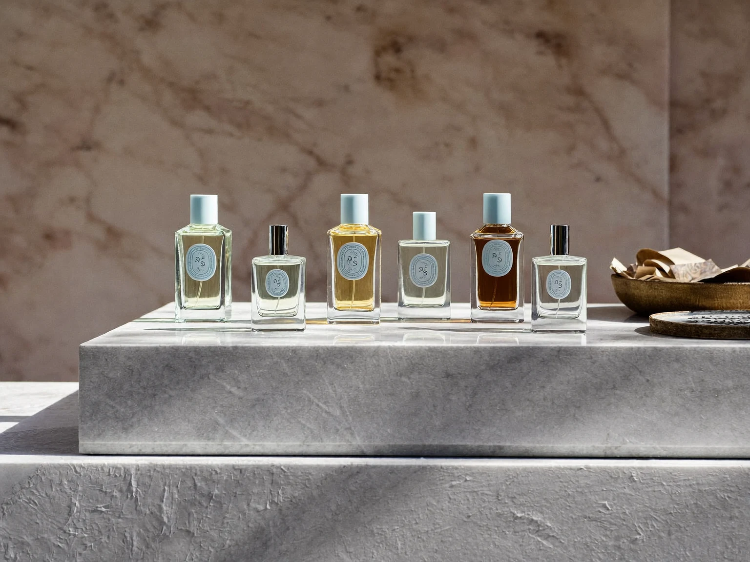 Ilustracja poglądowa: perfumy gotowe do dalszej rozmowy ze sklepem
